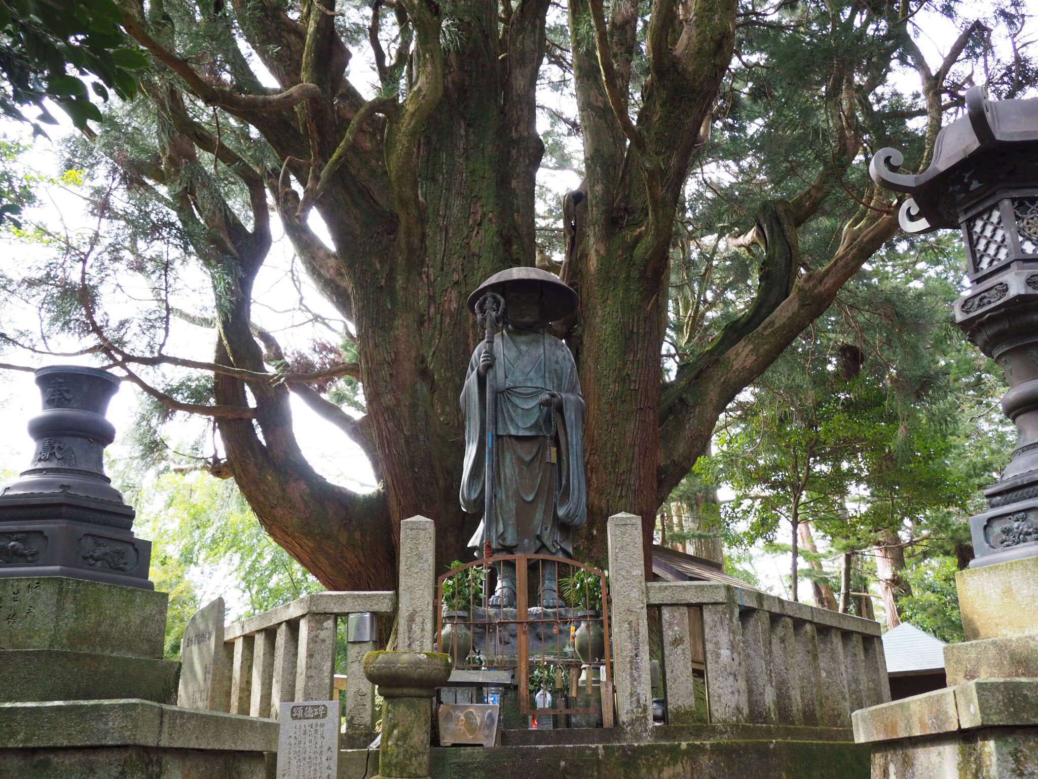 「弘法にも筆の誤り」の由来と2つ目の意味とは?!弘法大師が「応」の字を間違ったままにしていたというのは本当か? みずいろてすと 「弘法にも筆の誤り」の由来と2つ目の意味とは?!弘法大師が「応」の字を間違ったままにしていたというのは本当か? みずいろてすと